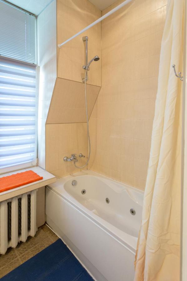 Area Apartment Kyiv