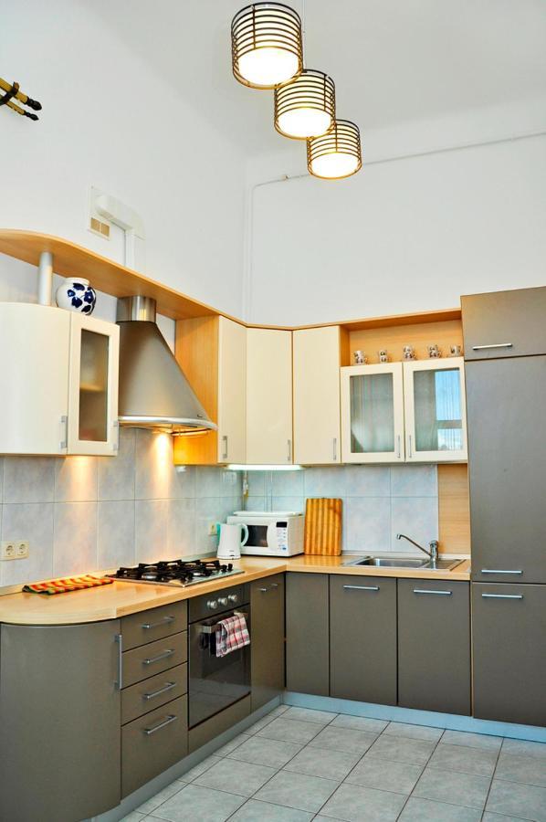 Apartment Area *