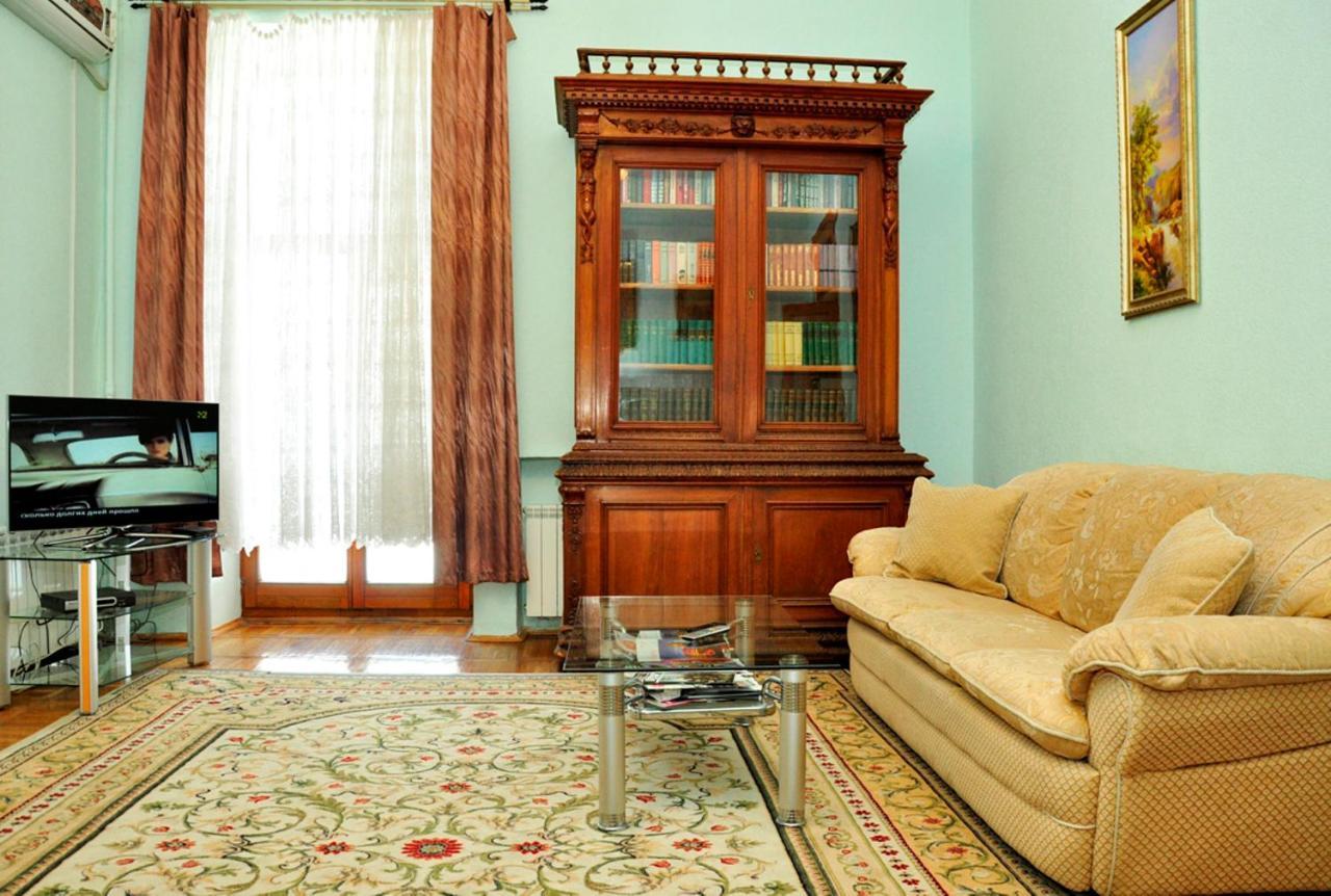 Area Apartment Kyiv